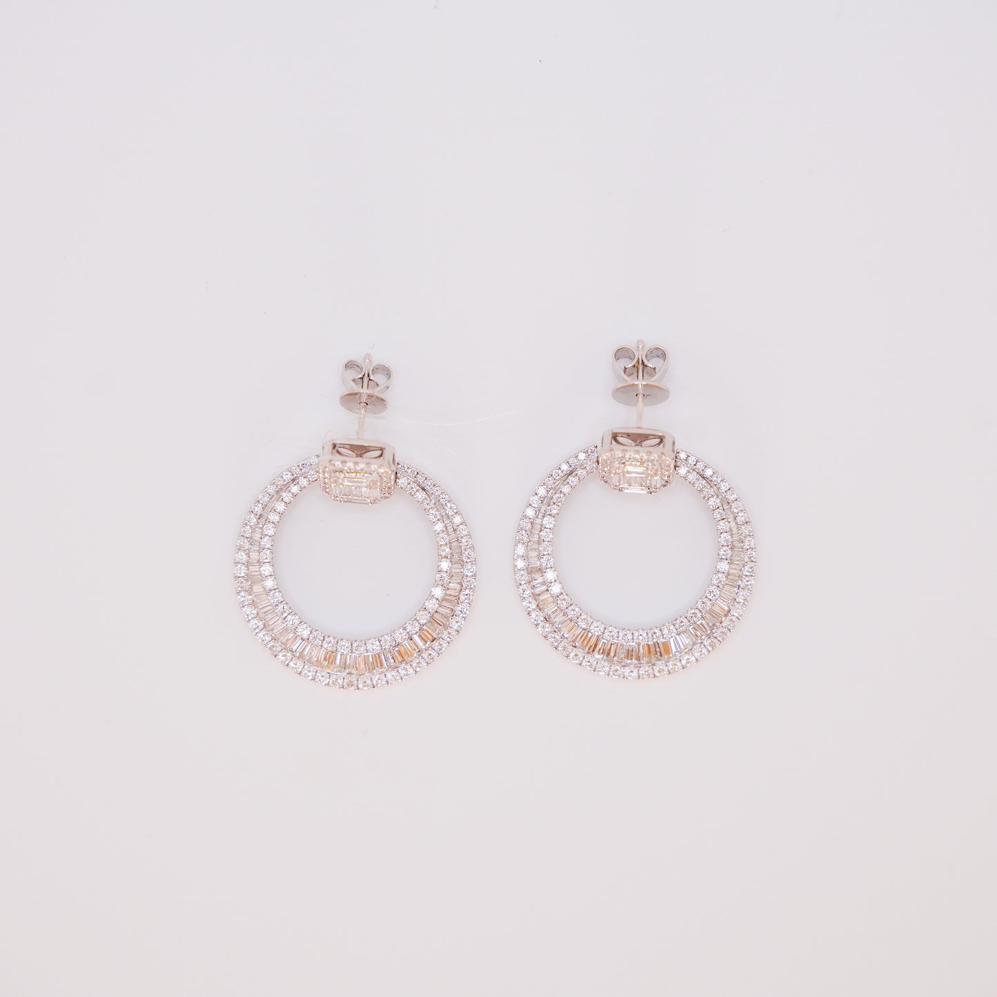 Shelly Diamond Earring